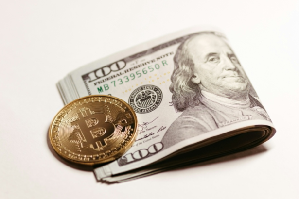Central Bank Digital Currency (CBDC) vs Decentralized Crypto Systems: A Comprehensive Comparison